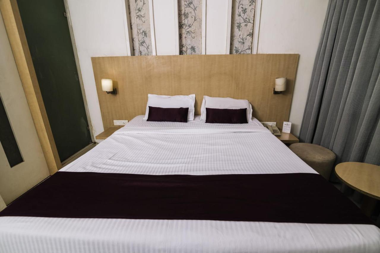 Hotel Monarch Guestline In Midc Rabale, Navi Mumbai Kültér fotó