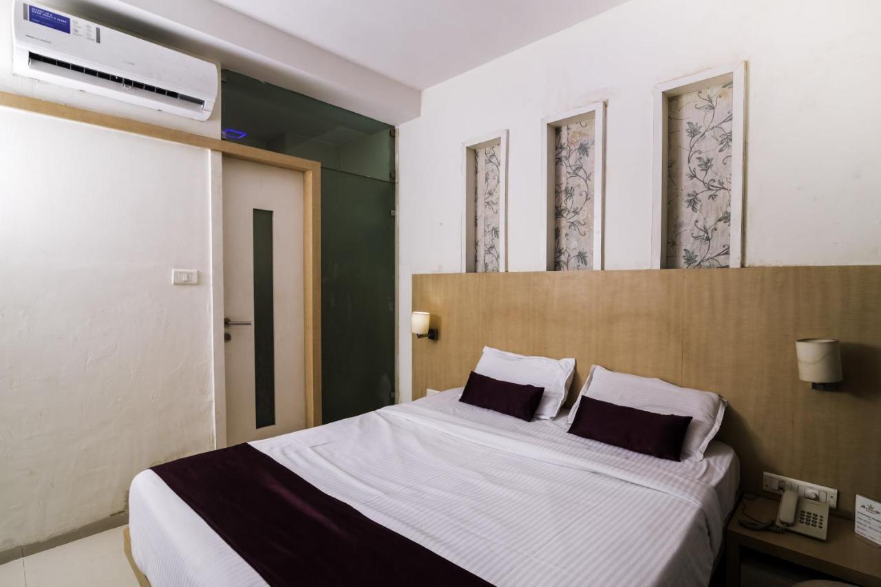 Hotel Monarch Guestline In Midc Rabale, Navi Mumbai Kültér fotó