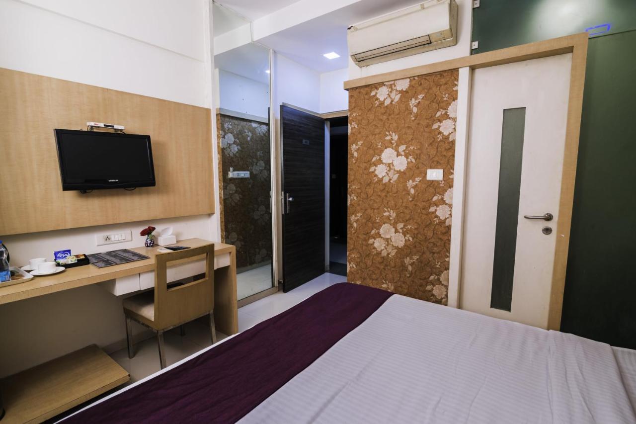 Hotel Monarch Guestline In Midc Rabale, Navi Mumbai Kültér fotó