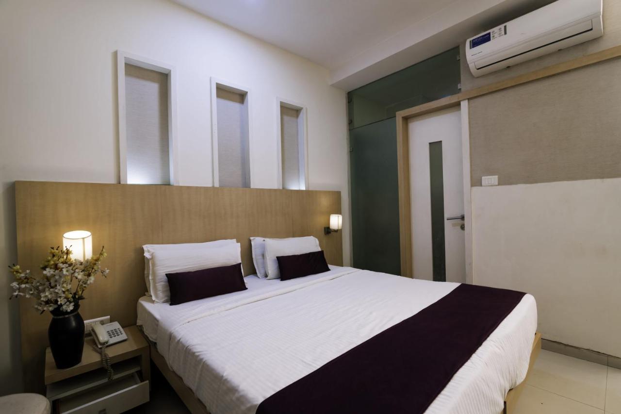 Hotel Monarch Guestline In Midc Rabale, Navi Mumbai Kültér fotó